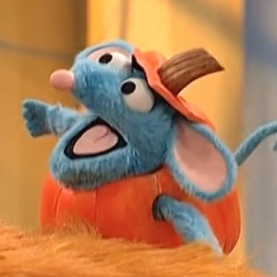 holyschmdt's profile picture. 