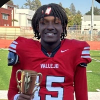 Vallejo High School
c/o 2024
3.0 GPA
6'4 1/2
195lb
Football - QB
Basketball - SF/PF
Track & Field - High Jumper