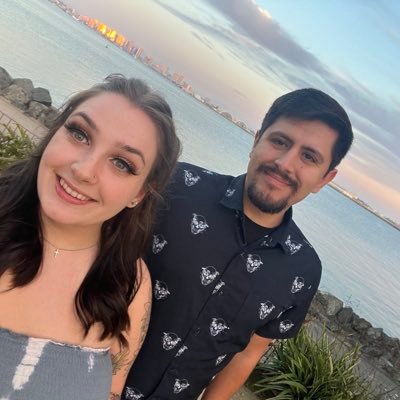 oopsiedavi's profile picture. 