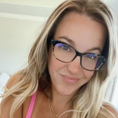 looking forward for a serious relationship and possible meet up sometimes