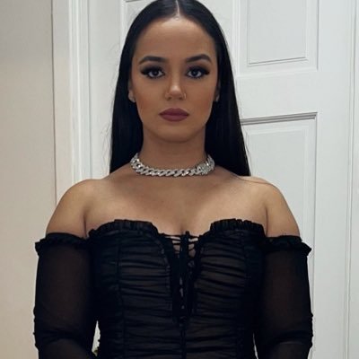 jesziikah_'s profile picture. you LiVE, && you LEARN ! ✨