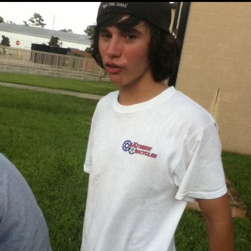 jacobsob17's profile picture. hi there im jacob and im bi and im single so hmu:)!!!if u fallow me i fallow back:)