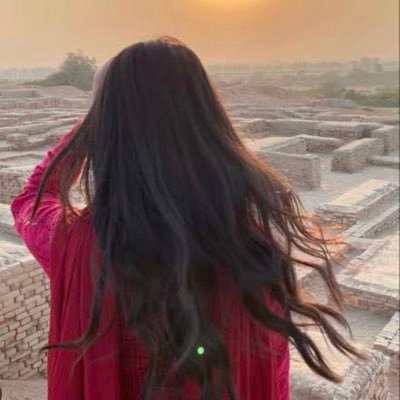 Looking for the reason to be sad …..// No DM ❌