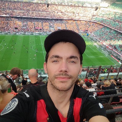 Comptable. Fan du Milan. La rigueur tactique est l'essence même du Football. Super Pippo Inzaghi = Dieu.