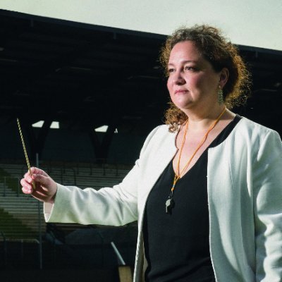 🎼 Cheffe d'orchestre • Fondatrice, directrice artistique et musicale @OSDivertimento • Porteuse de la flamme olympique en #SeineSaintDenis 🔥