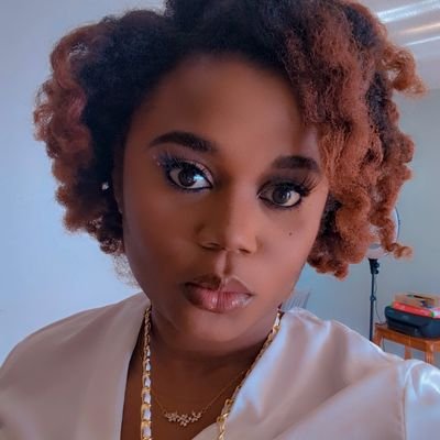 Jesus Girl;
Etso Mama 💜;
Certified Foodie;
Enjoyment minister;
Soft Life , good vibes ;
Please smell nice! 🤤💜