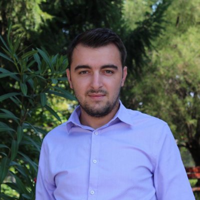 RacoviceanuAlex's profile picture. Football & Politics.