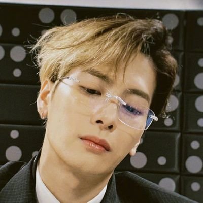 dongfengsyhy's profile picture. 🥞 ... 我的小尹值得最好的  %♡︎                                                           
                  “你給我 這一輩子都不想失聯的愛” #kepat

#intersectionforever #alwaysot12