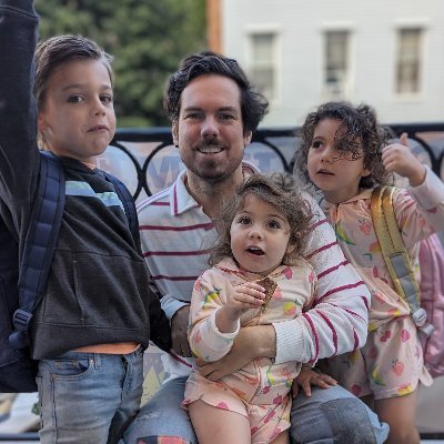 Product VP at https://t.co/OyLdsaUOMu | 10x dad raising 3 kids & dog with beautiful wife in Williamsburg Brooklyn