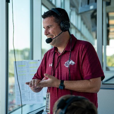 Storyteller - Voice of @SIUSalukis - Director of Broadcasting for @Learfield - Proud @bsusportslink Alum - Previously UNCG and Indiana State
