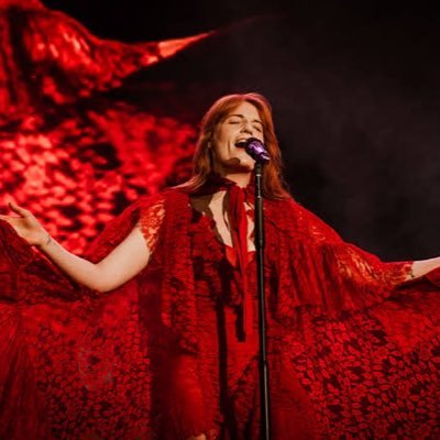 Uso isso aqui só pra falar de Florence e alguns artistas aleatórios