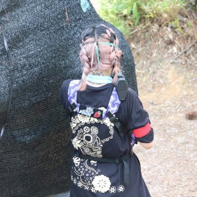 夫婦でサバゲー始めました！旦那▶︎@chai_airsoft ◀︎無言フォロー失礼します🙇‍♀️誤字多めな初心者電車民ですが仲良くしてくれると嬉しいです。ライブ遠征が生き甲斐な人生だけどサバゲーも楽しすぎて日々充実♡趣味に全力！紫と緑が好きな派手髪なやつ💜💚バンギャサバゲー部😈