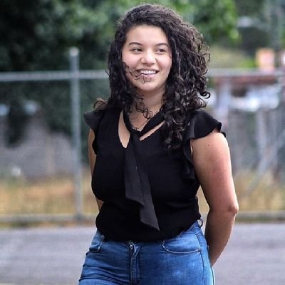 Estudiante / Lic. Terapia Ocupacional / Universidad Santa Paula 🇨🇷 Pediatría / Geriatría.
🏕️ 👨👩👧👦 🏖️ 🎼 🍰 🤟