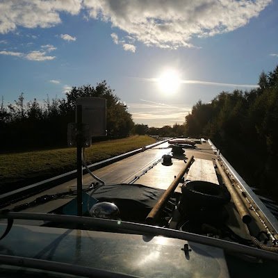 We sold our house, quit our jobs and bought a narrowboat. We have been cc ing on NB Far Canal for just over 3 years and loving it.Vlogging along the way.
