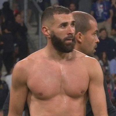 champio92034689's profile picture. شبيح للبنز
وعاشق للريال و للسامبا 
36 دوري اسباني
15 أبطال أوروبا
نادي قرن الـ20 🇧🇷🇧🇷