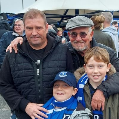 Ex TV presenter before football was invented in 1992.
Proud Dad and Grandad.
Evertonian for 60 years.
Autobiography being written...warts and all.