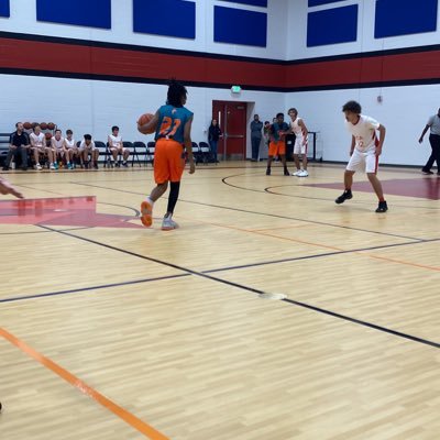 RyanJacksonJr_'s profile picture. Class of 27, combo guard 🏆 Rise Charder school 🧡/TYA🤍 6,0