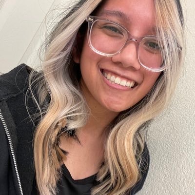 🇵🇭 🇺🇸| 재이 | Twitch Affiliate | Fangirl | 080415 | @krazemag Marketing Director, Writer & Podcast Host for #TheKrazecast | @whatdoingpod | she/her