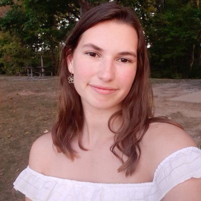 izzyannotations's profile picture. A third-year writing student who annotates the little things in life