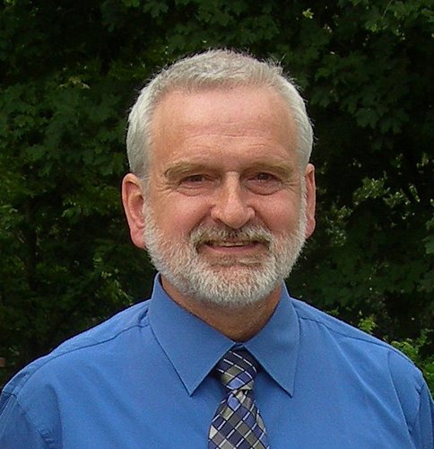 dansavage's profile picture. I'm in the garden !