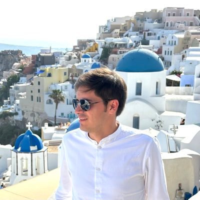 carlosarends's profile picture. Isabella 👨‍👧❤️. Ambateño. Católico. Abogado de la PUCE. Hincha de Liga.