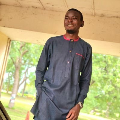 Data Analyst 📈 || #MUFC fan ❤️❤️  || Art and Tech freak 🎨🖌️👨‍💻