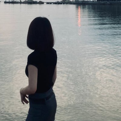 hyunatara's profile picture. Beauty is less important than quality.