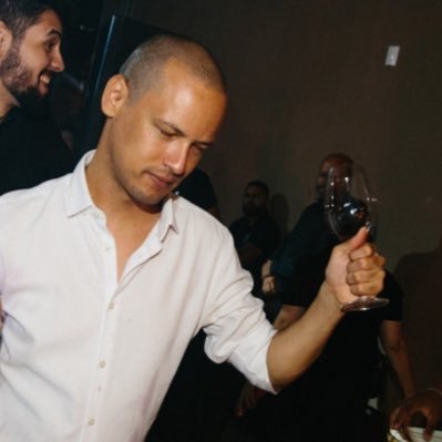 almirdossantos's profile picture. Loucura, insensatez, estado inevitável,
Embalagem de iogurte inviolável,
Fome, miséria, incompreensão,
O Brasil é Treta Campeão!