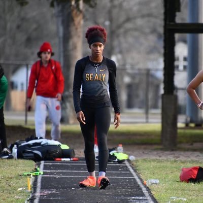 Track and Field I Sealy High School '24 | 3.5 GPA| 100m-12.13, long jump -19’0ft , Triple jump-38’4ft | 2x State Qualifier |NCAA ID: 2211710903