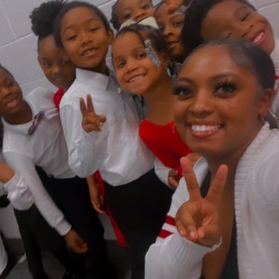 The Lit Dance Teacher 👩🏽🏫 💃🏽 | Creating new and fun experiences | IG: mshawkinsdance | all students posted have media release forms 😊
