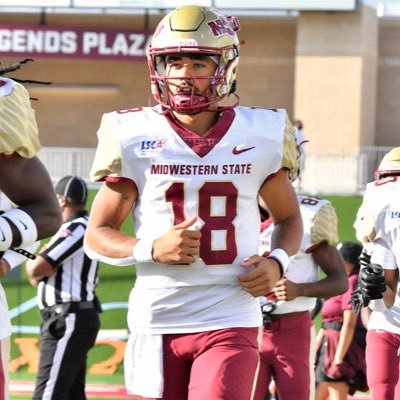 Midwestern State QB🖤//Train with @coachho // LL11 // LL18 // LLFH //LLEF // ADS // #JUCOPRODUCT @reiverfootball