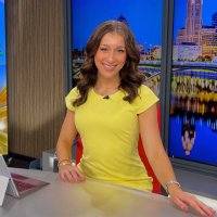 Anna Hoffman(@AnnaHoffmanTV) 's Twitter Profile Photo