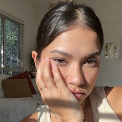 _mcnugget's profile picture. She's a full-on Monet...It's like a painting, see? From far away, it's okay, but up close it's a big old mess!