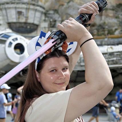 DisMagicalMegan's profile picture. 33 childless millennial Disnerd 🏰💕 | WDW 20+ times | Disneyland 2 times | Star Wars 🚀 | Marvel 🦸‍♀️