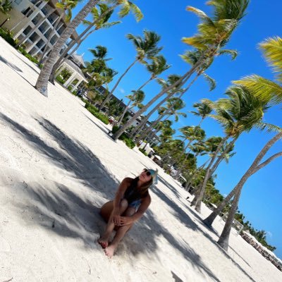 consueli_'s profile picture. ・ ⚖️ ・🇨🇱