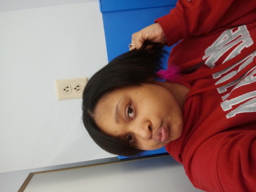 simonee2013's profile picture. da name be simonee im bii ii hold it down by my slf i dnt mess wit too many bt my mains!! im 17 from minnesota im da only child ;))