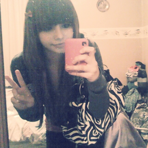 ohai i'm mallory. i loveee dubstep, chocolate, and kittens. ♡