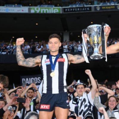 Magpies 🏆Storm, Races, Cricket ….happiest @ the G 🖤🤍🐎⚡️🏏