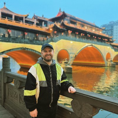 🏴 Scottish
🇨🇳 5 years in China (Nantong, Shanghai, now Beijing)
🎓 High school computer science teacher