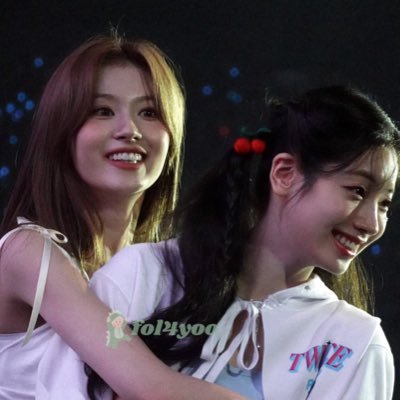 for #트와이스 and #레드벨벳 || rcbyt — https://t.co/M98U68zoTA