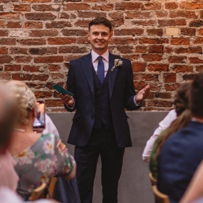 Massive @LUFC fan, enjoy a round of golf, keen runner, mediocre taker of photos, lover of Leeds & all things Yorkshire.
