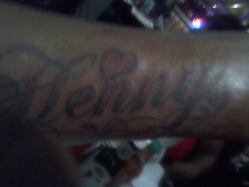 Lay bac fun havin easy 2 get along wit a person who bout his paper n fam