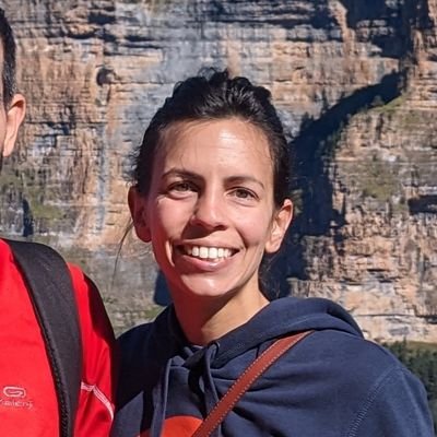 Camila Pontes Profile