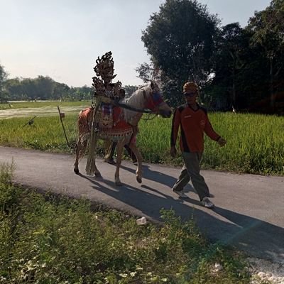 Khusnun99's profile picture. 