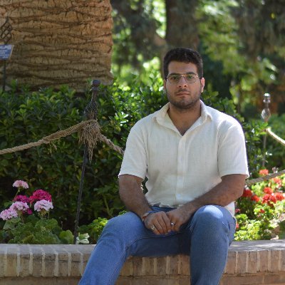 با تمام کمها و کاستیها… خودمم ... میسازم، کد میزنم و میذارم روی یوتیوبم، سابسکرایب یادتون نره🙂