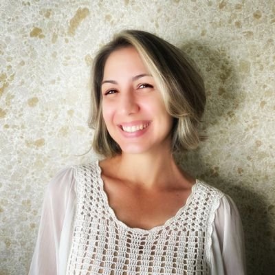 gateira, protetora animal, jornalista, mestranda, repórter de campo, apresentadora da @tvebahia, integrante do @podcast45 e comentarista do @sportynet