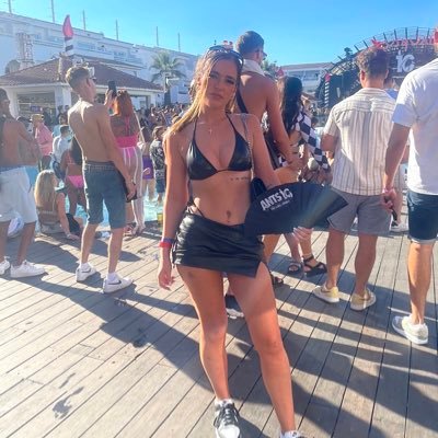 Insta - chlowilson___