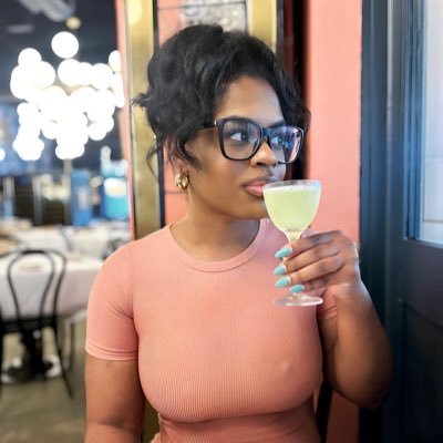 Youtuber: Jus' Jasmin | I rather go home than not have my luggage