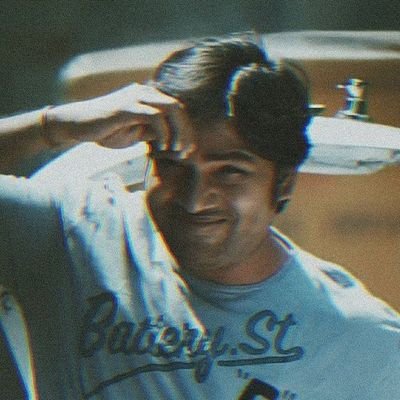 Easwarp45's profile picture. 