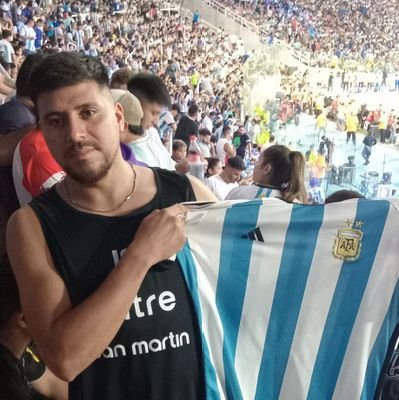 Padre de un hermosa princesa
Entrenador personal
Director técnico ⚽
Amo el Futsal